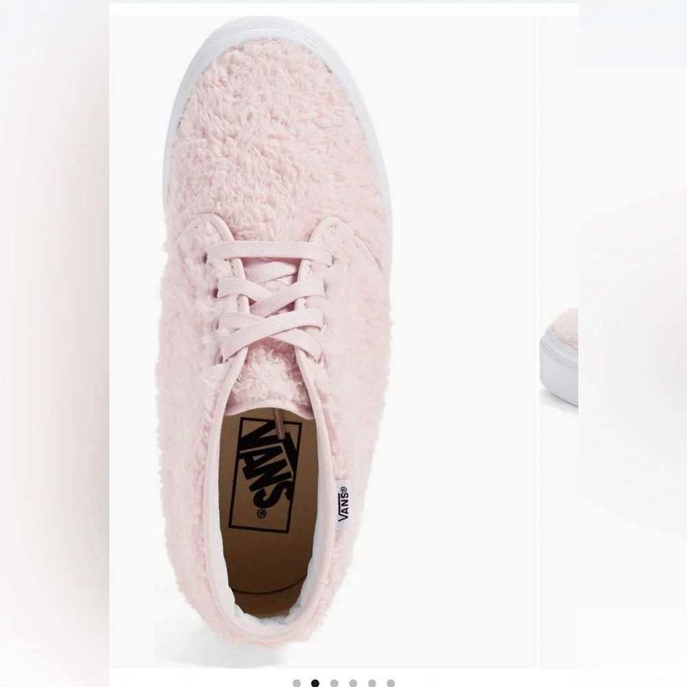 Vans Light Pink Shearling Chukka Sneakers Woman’s size 9/men’s size 7.5 NWOT